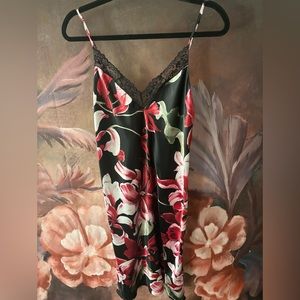 Like New Lilac and London Satin Floral Print Nightgown Size M
